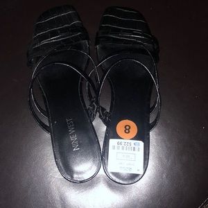 Black Nine West  chunky kitten heel